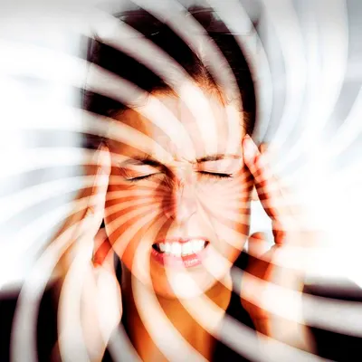 Почему кружится голова: возможные причины